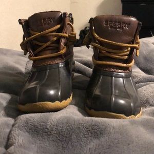 Toddlers Sperry duck boots.